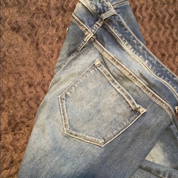 Maurices jeans with frayed bottoms - Picture 2 of 2